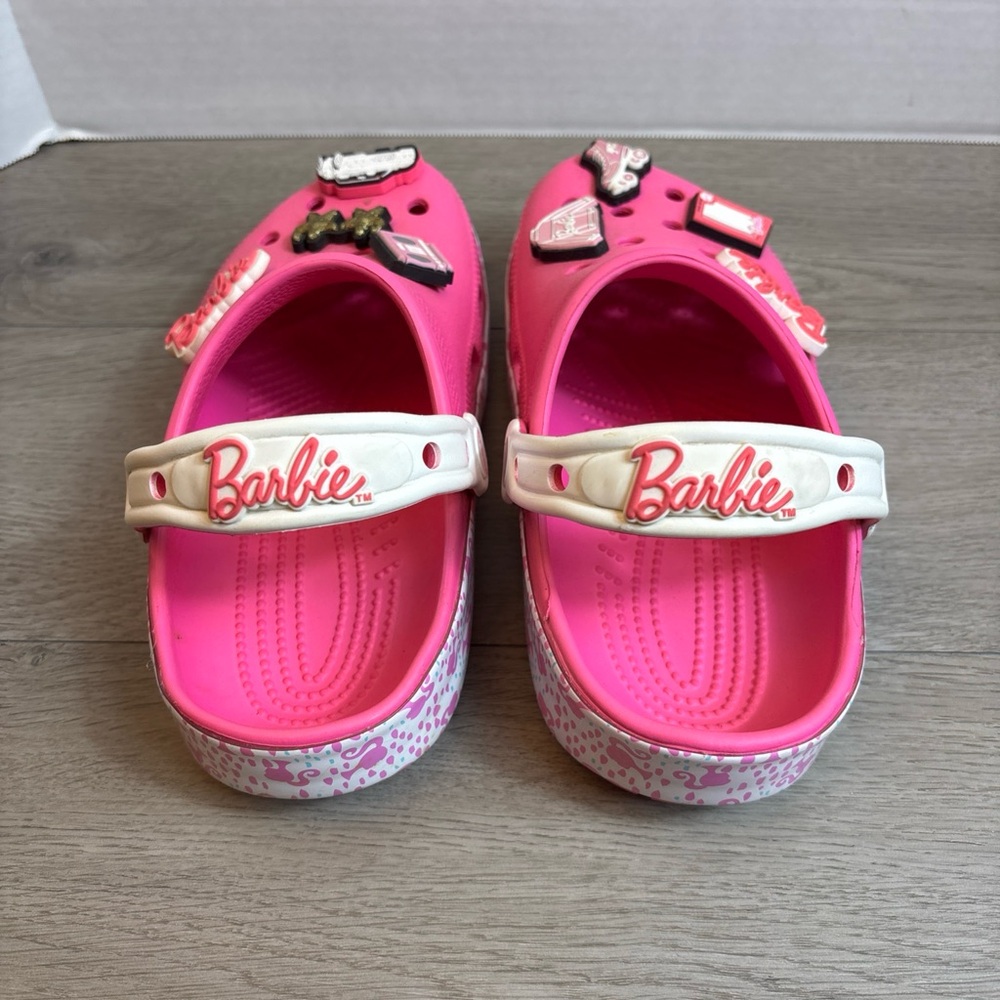 Womens 7 / Mens 5 Crocs Barbie Classic Clog Pink And White With Charms - Picture 6 of 9